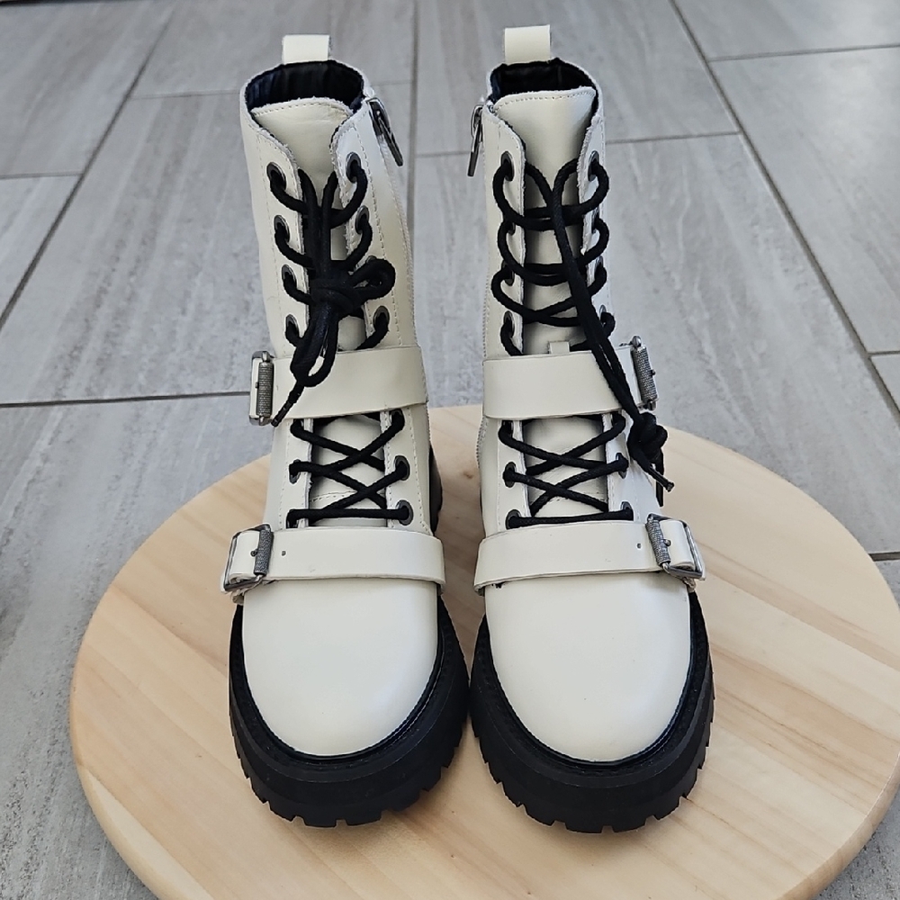 Dolce Vita Ronson combat boots style, cream and black size 6.5 women